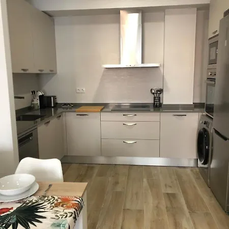 Great Close To Sardinero And Downtown *
